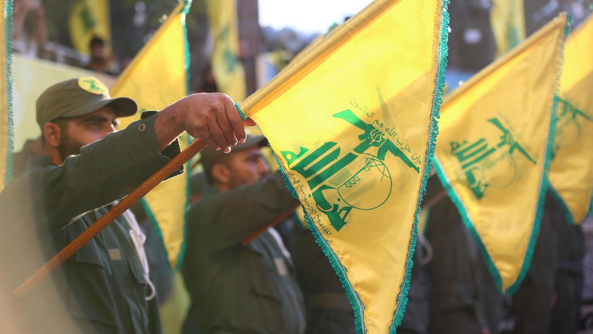 Hizballáh odpálil desítky raket na Izrael